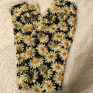 Lula roe flower leggings
